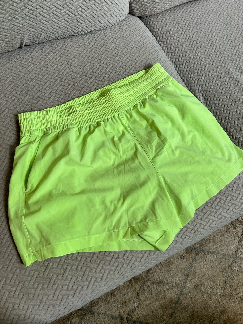 Athleta High Rise Weekender Run Short Large
